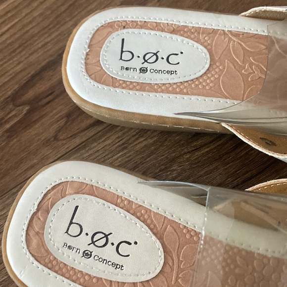 BOC born concepts white eyelet flip flop sandals. Size 10 summer comfort vaca - Picture 2 of 4